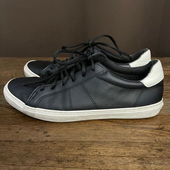 Old Navy Court Sneaker - Picture 7 of 9